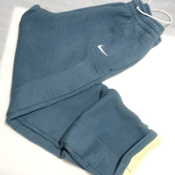 Woman Nike weather thermal sweatpants size small - Picture 1 of 2